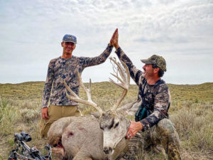 Deer Hunts - Prairie Rock Outfitters - Hunt The Rock